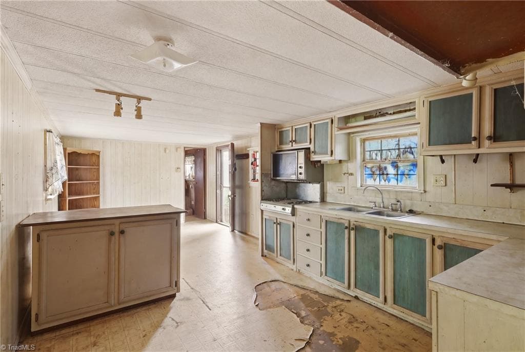Manufactured Home at 2974 Cid Road, Lexington NC 27292, Lexington, photo 13 of 62
