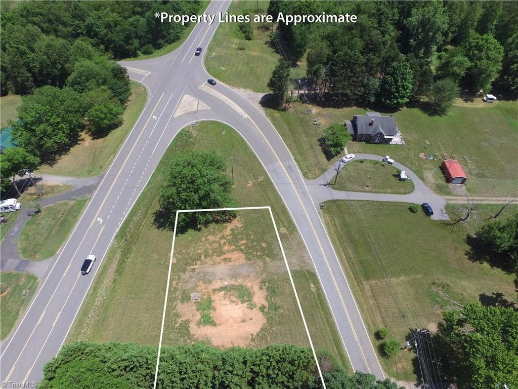Remarks at 2493 Old Highway 21, State Road NC 28676, State Road, photo 10 of 14