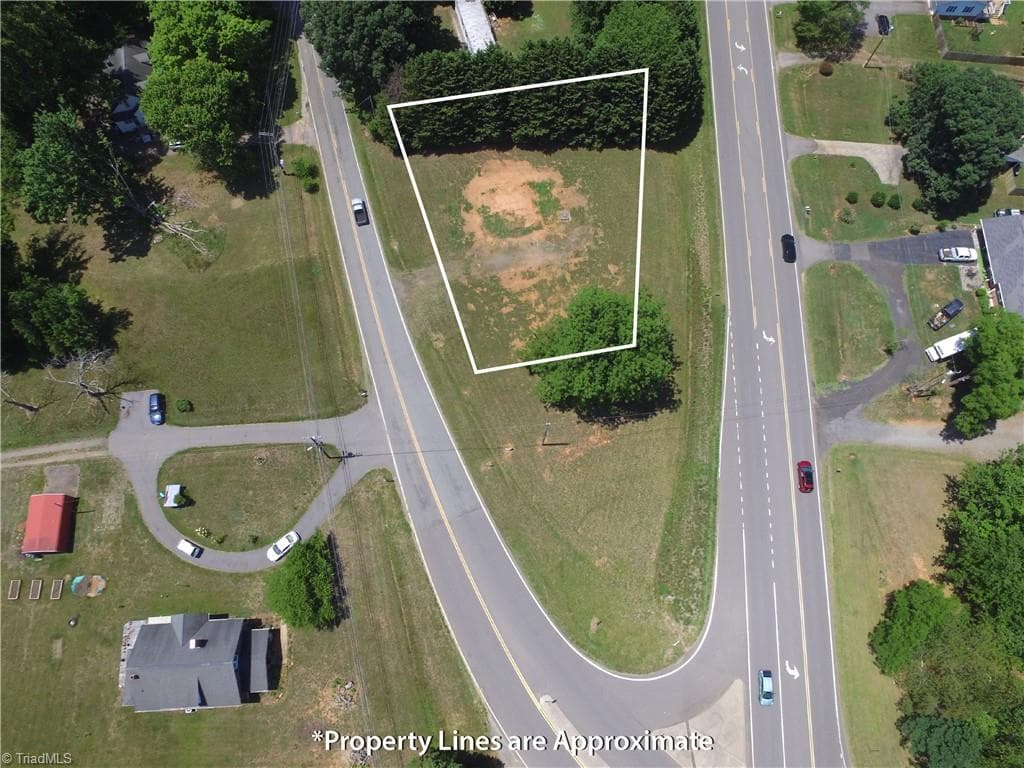 Remarks at 2493 Old Highway 21, State Road NC 28676, State Road, photo 11 of 14