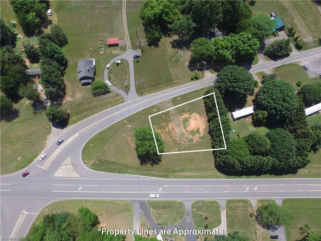 Remarks at 2493 Old Highway 21, State Road NC 28676, State Road, photo 8 of 14