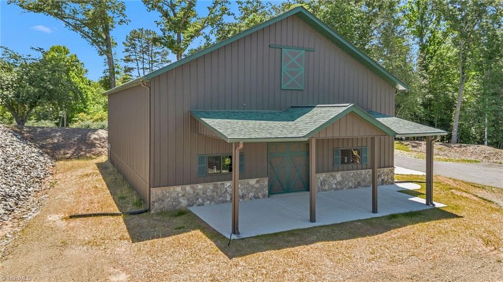 Stick/Site Built at 318 Heron Point Drive, Wilkesboro NC 28697, photo 31 of 47