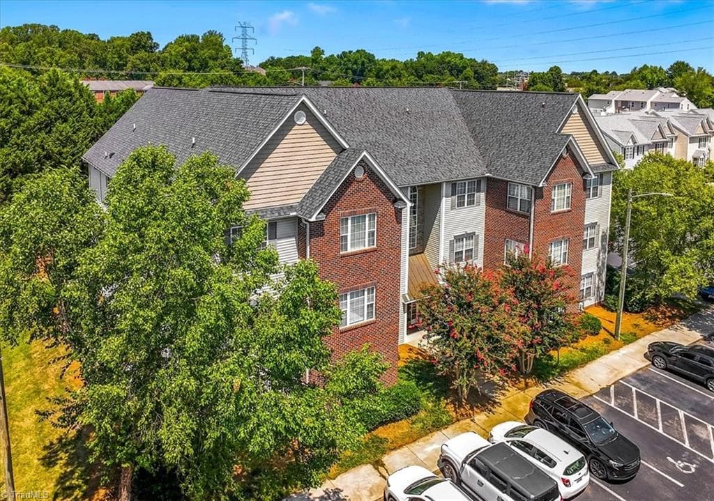 Stick/Site Built at 3710 Spanish Peak Drive # 2B, High Point NC 27265, photo 15 of 17