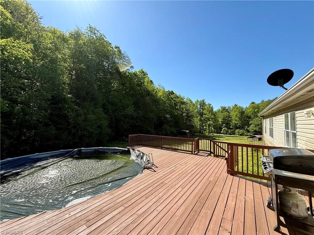 Manufactured Home at 1038 Blackburn Hollow Road, Purlear NC 28665, Purlear, photo 13 of 31