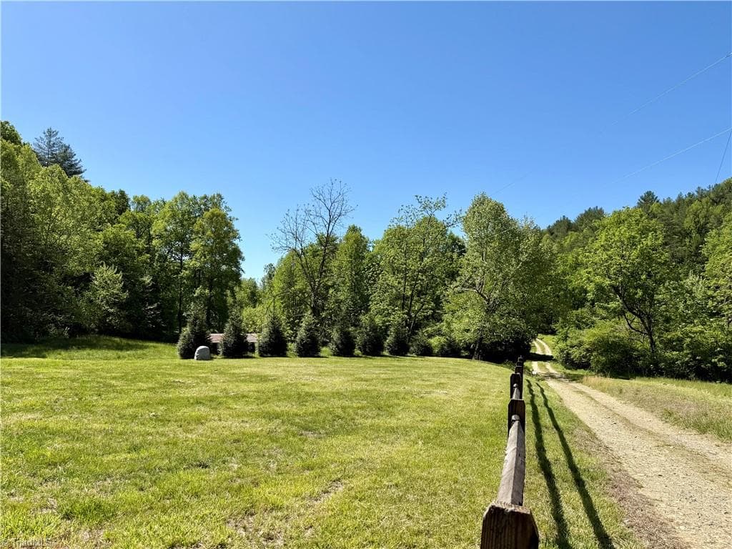 Manufactured Home at 1038 Blackburn Hollow Road, Purlear NC 28665, Purlear, photo 7 of 31