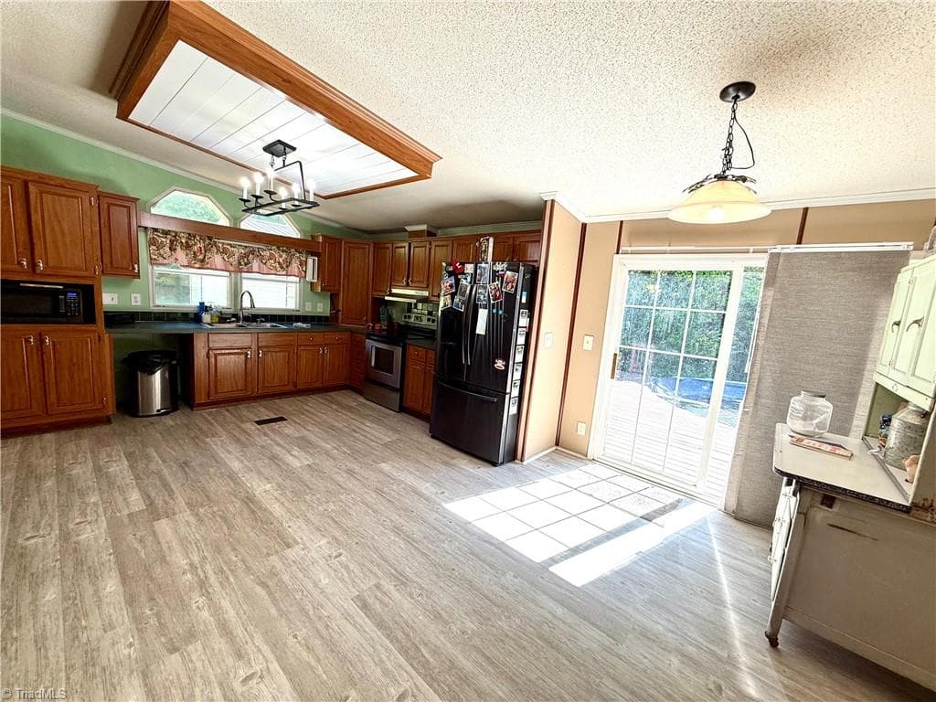 Manufactured Home at 1038 Blackburn Hollow Road, Purlear NC 28665, Purlear, photo 14 of 31