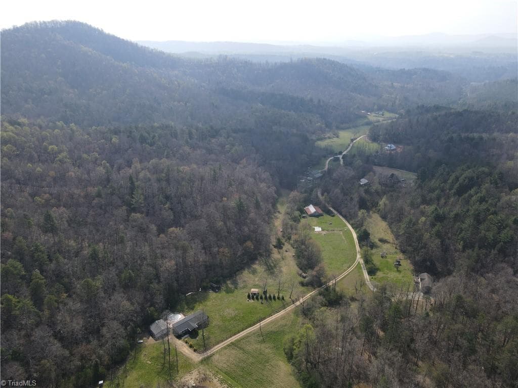 Manufactured Home at 1038 Blackburn Hollow Road, Purlear NC 28665, Purlear, photo 11 of 31