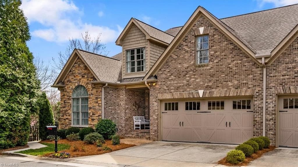 Stick/Site Built at 6 Blakeney Place, Greensboro NC 27408, photo 2 of 45