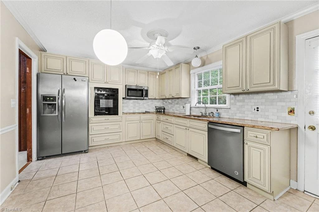 Stick/Site Built at 1128 Partridge Lane, Winston-Salem NC 27106, photo 5 of 24