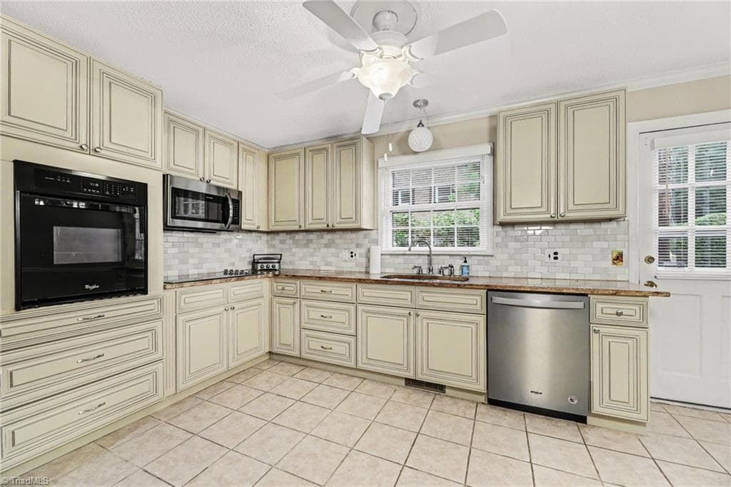 Stick/Site Built at 1128 Partridge Lane, Winston-Salem NC 27106, photo 4 of 24