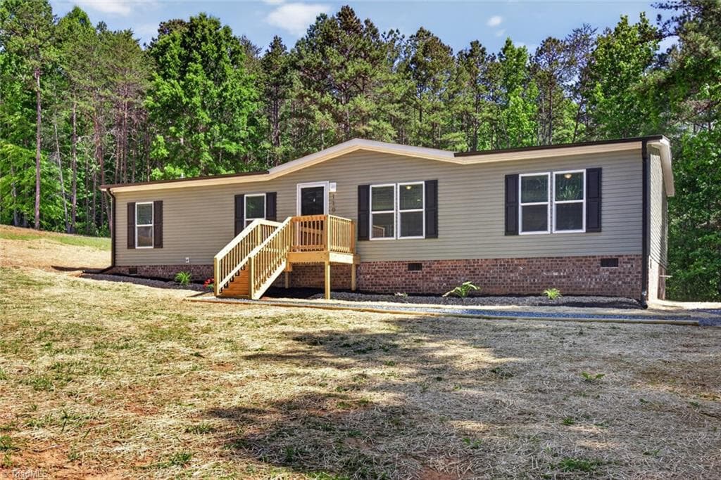 Manufactured Home at 170 Harvick Lane, Lexington NC 27292, Lexington, photo 3 of 43