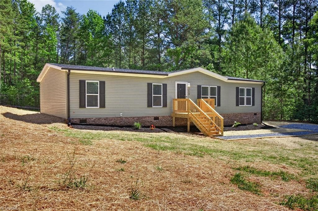 Manufactured Home at 170 Harvick Lane, Lexington NC 27292, Lexington, photo 4 of 43