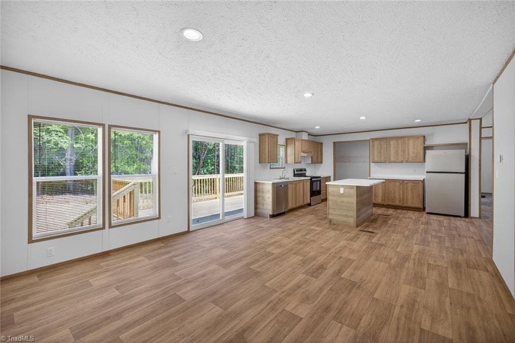 Manufactured Home at 194 Harvick Lane, Lexington NC 27292, Lexington, photo 17 of 43