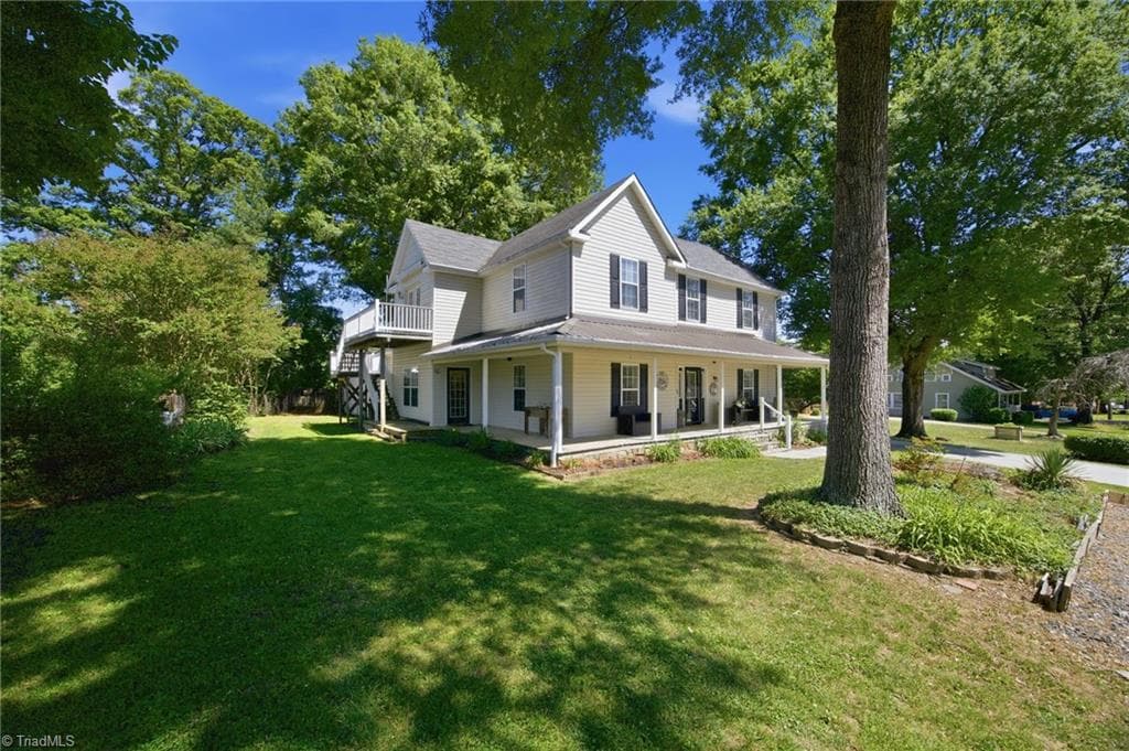 Stick/Site Built at 206 3rd Avenue, Taylorsville NC 28681, Taylorsville, photo 6 of 42