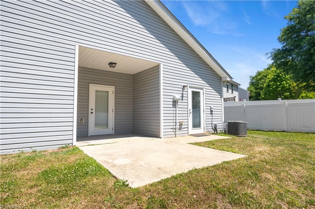 Stick/Site Built at 266 Kendall Drive, Winston-Salem NC 27107, Winston-Salem, photo 33 of 43