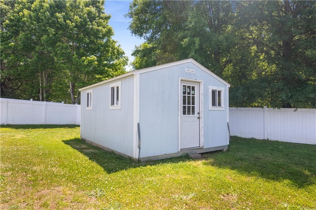 Stick/Site Built at 266 Kendall Drive, Winston-Salem NC 27107, Winston-Salem, photo 39 of 43
