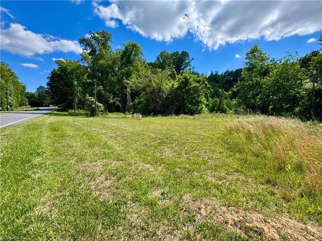 405 Brown Road, King NC 27021