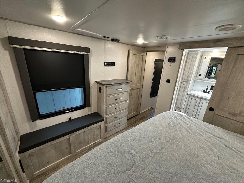 Manufactured Home at 133 Marina Drive, New London NC 28127, New London, photo 17 of 50
