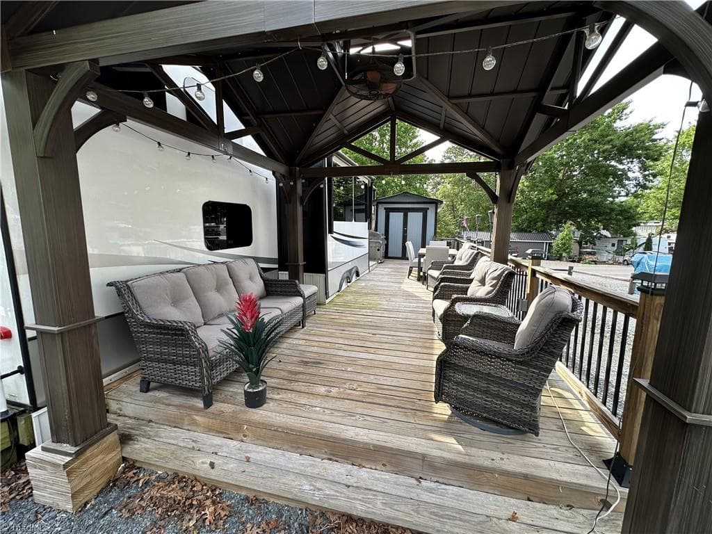 Manufactured Home at 133 Marina Drive, New London NC 28127, New London, photo 34 of 50
