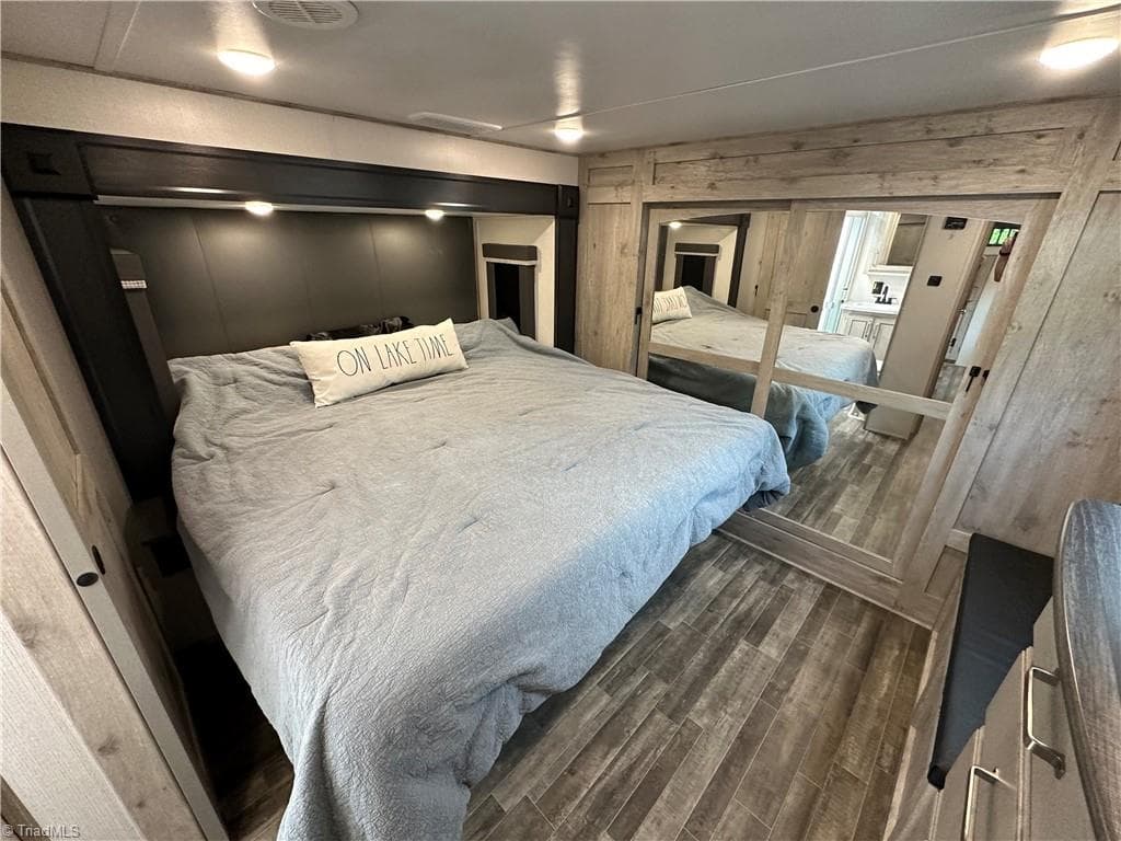 Manufactured Home at 133 Marina Drive, New London NC 28127, New London, photo 15 of 50