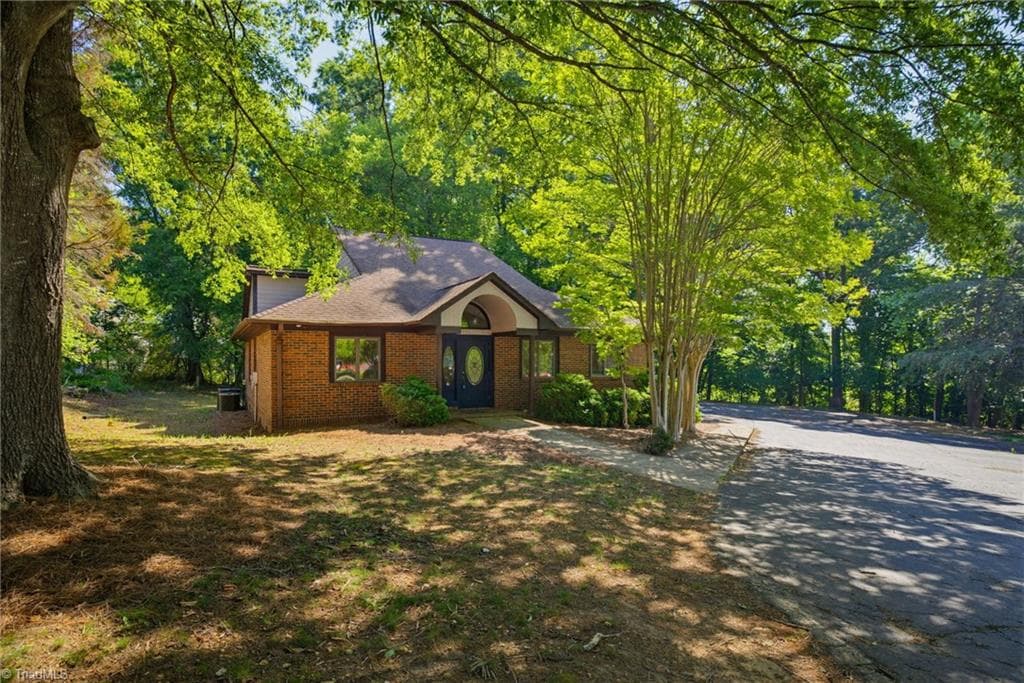 Medical at 114 S Park Terrace, Eden NC 27288, photo 3 of 50