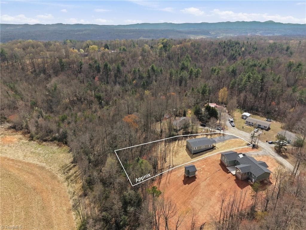 Manufactured Home at 253 Ridge Top Road, North Wilkesboro NC 28659, photo 38 of 39