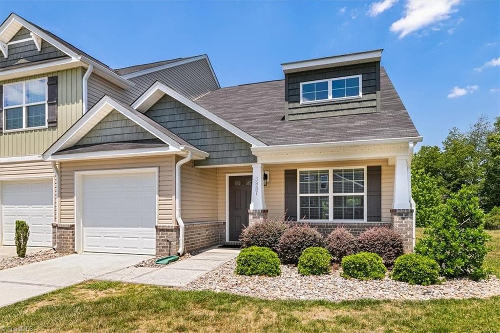 Stick/Site Built at 3887 Copperfield Court, High Point NC 27265, photo 5 of 44