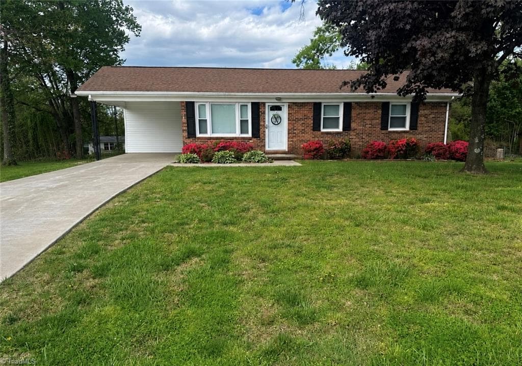184 Shamrock Avenue, Mount Airy NC 27030