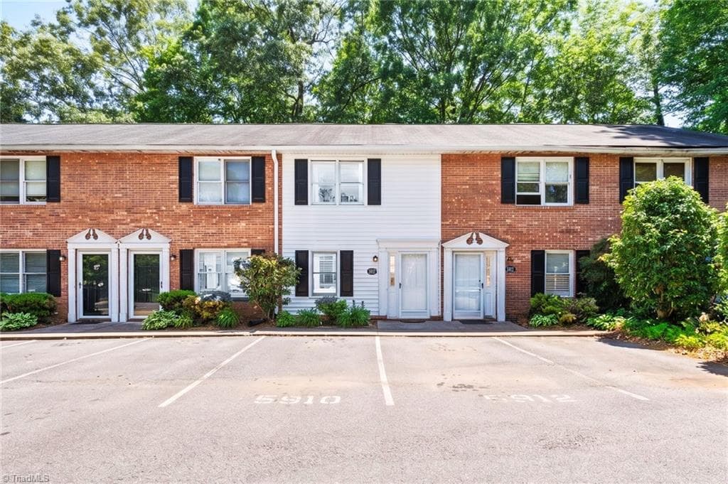 Stick/Site Built at 5910 King Charles Court, Clemmons NC 27012, photo 3 of 47