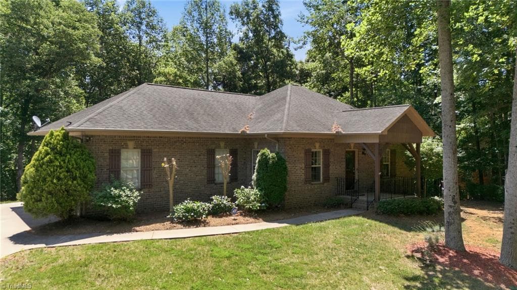250 Prospectors Way, Lexington NC 27292