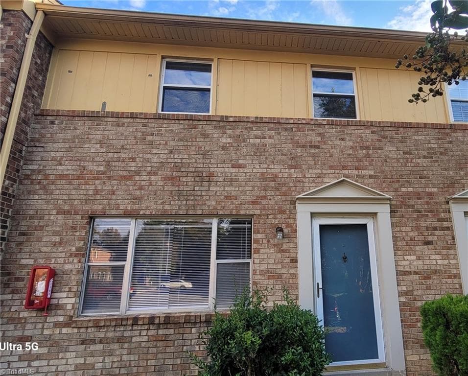 1925 Vantage Point Place # F, Greensboro NC 27407