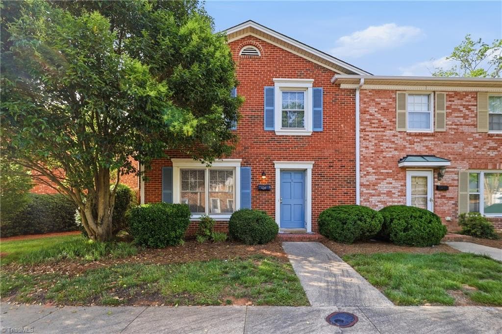 3204 Regents Park Lane, Greensboro NC 27455