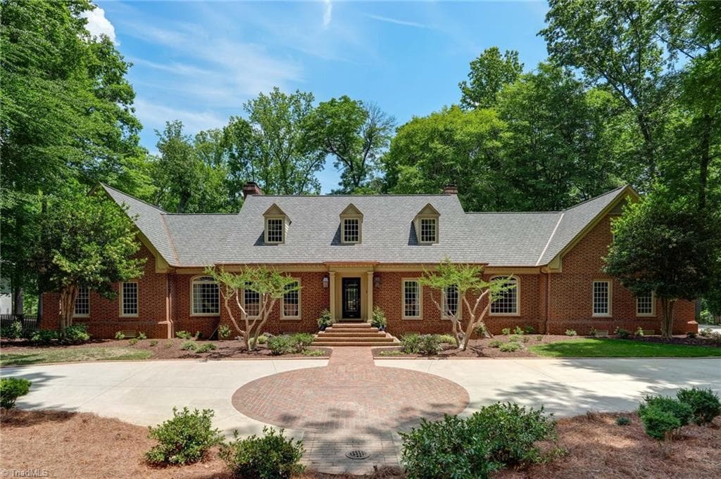 2706 Lake Forest Drive, Greensboro NC 27408