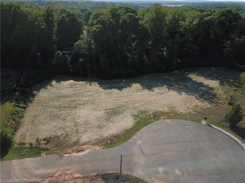 Single Family Residence at 117 Sandstone Drive, King NC 27021, photo 2 of 2