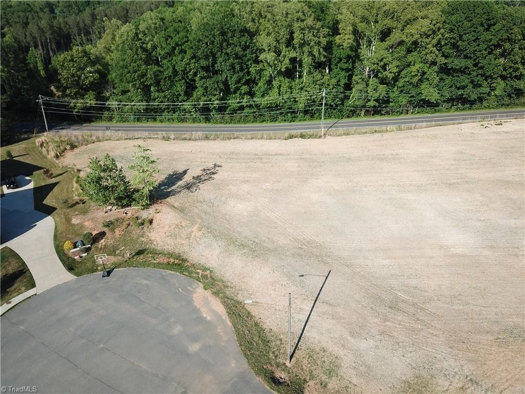Single Family Residence at 114 Sandstone Drive, King NC 27021, photo 2 of 2