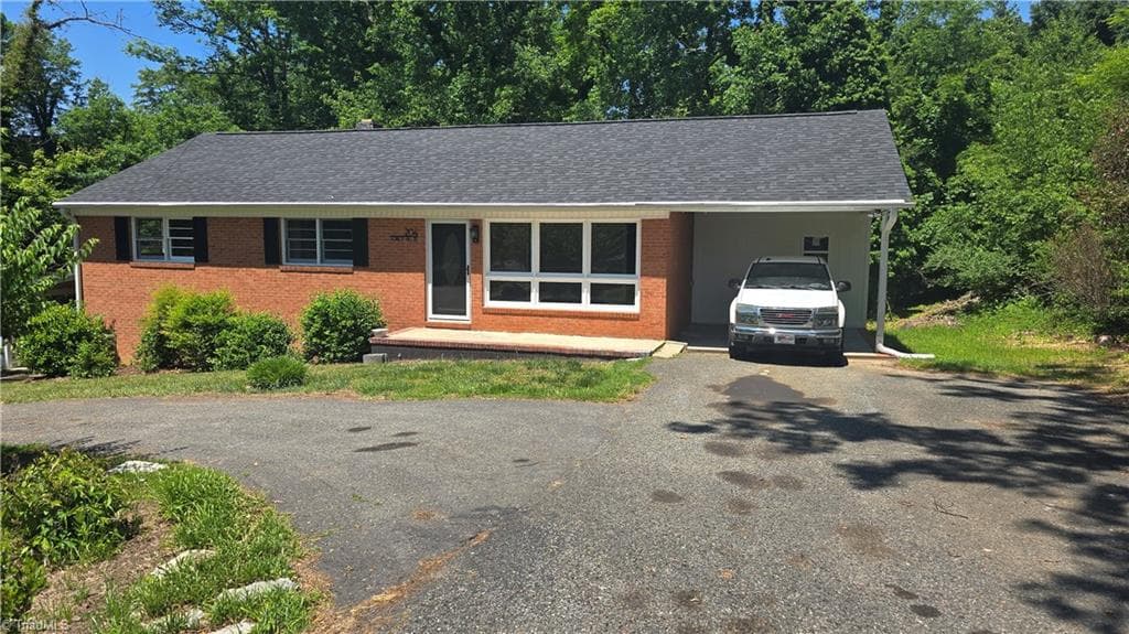 204 Forest Hill Road, Mount Airy NC 27030