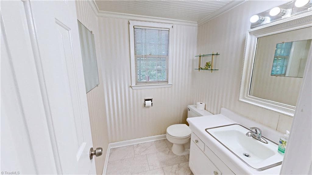 Stick/Site Built at 1711 Scarborough Road, High Point NC 27265, photo 26 of 33