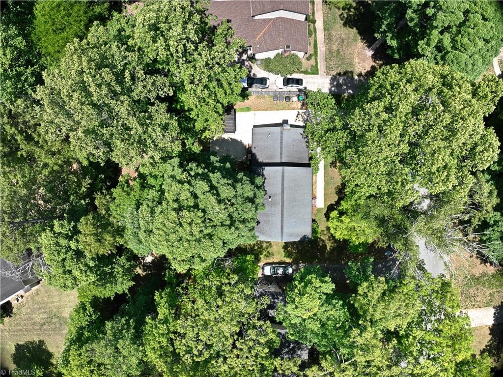 Stick/Site Built at 1711 Scarborough Road, High Point NC 27265, photo 5 of 33