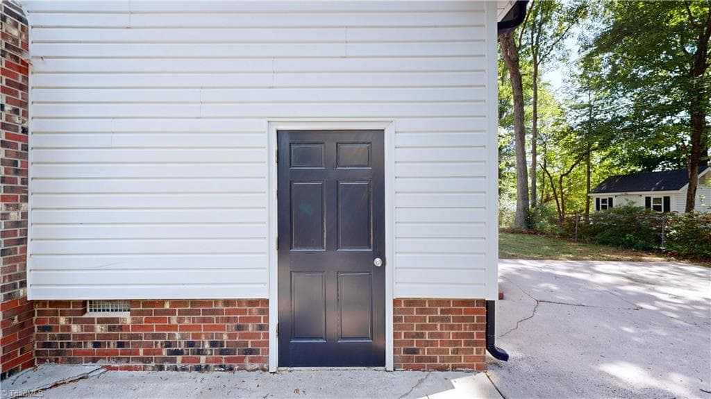 Stick/Site Built at 1711 Scarborough Road, High Point NC 27265, photo 30 of 33