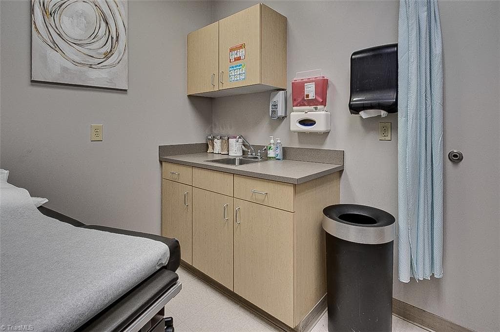Medical at 610 N Fayetteville Street # 100, Asheboro NC 27203, Asheboro, photo 71 of 98