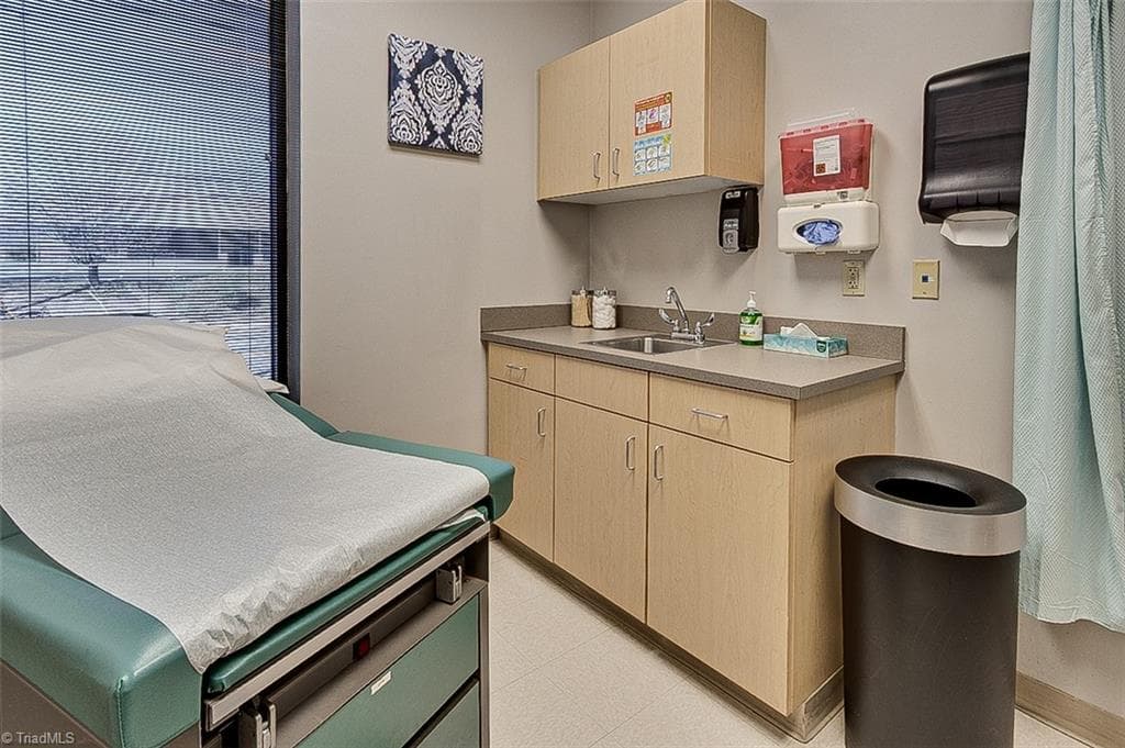 Medical at 610 N Fayetteville Street # 100, Asheboro NC 27203, Asheboro, photo 81 of 98