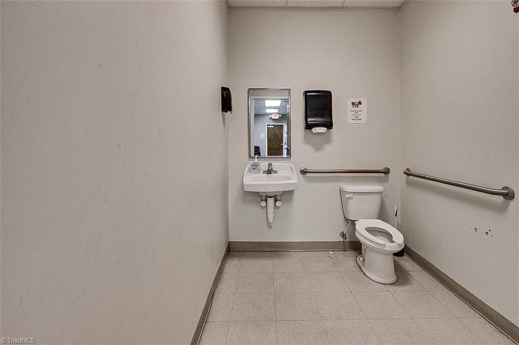 Medical at 610 N Fayetteville Street # 100, Asheboro NC 27203, Asheboro, photo 35 of 98
