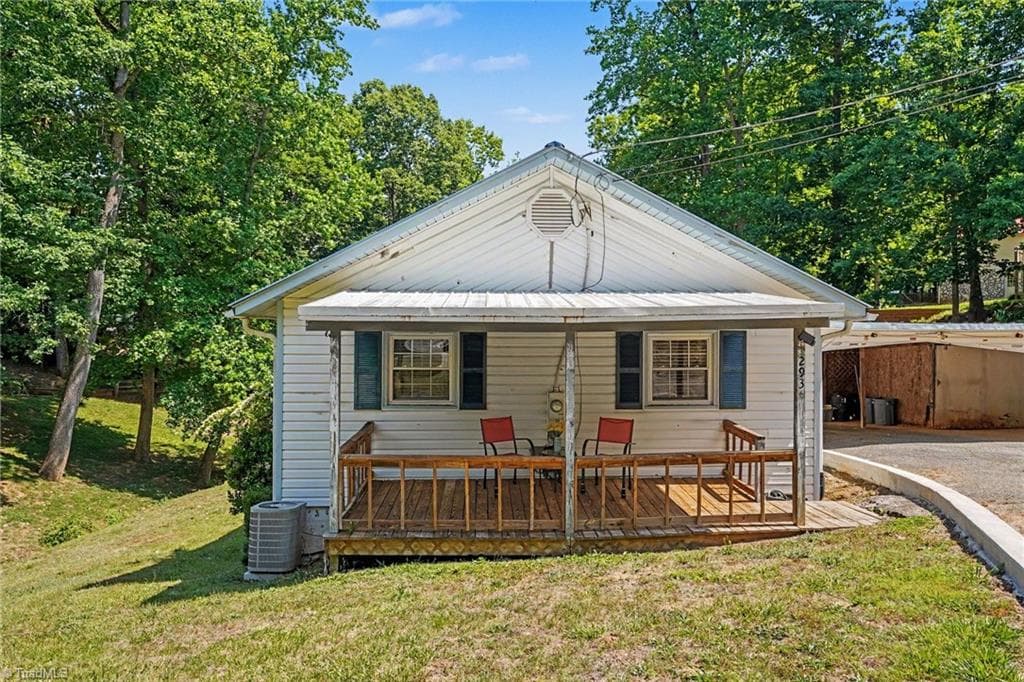 Stick/Site Built at 293 Oriole Drive, Lexington NC 27292, photo 2 of 26