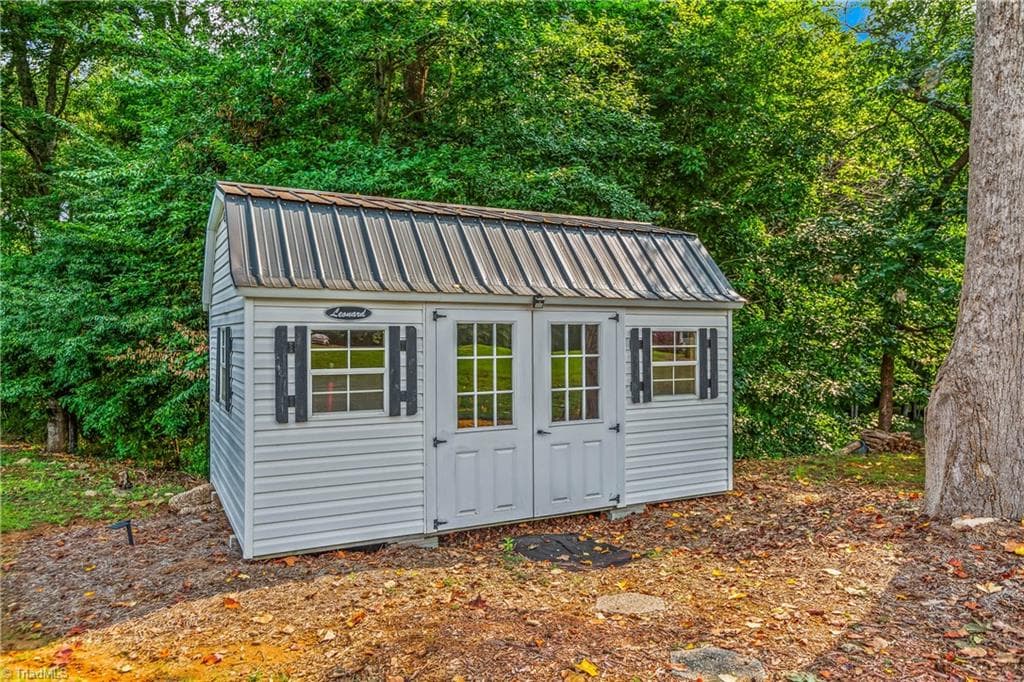 Stick/Site Built at 129 Walnut Avenue, Yadkinville NC 27055, Yadkinville, photo 17 of 44