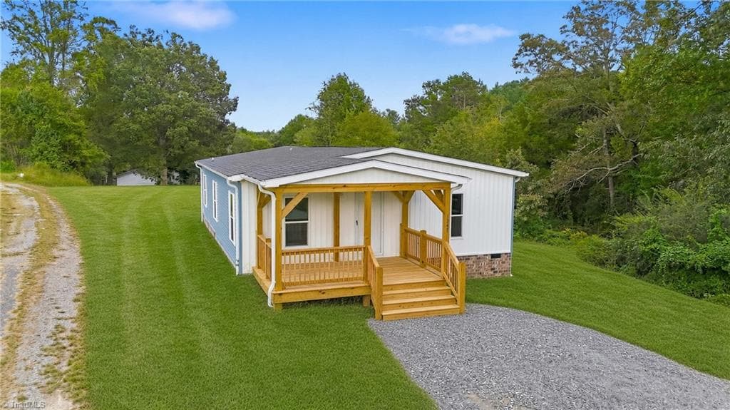 Manufactured Home at 1347 LITTLE ELKIN Church Road, Ronda NC 28670, photo 3 of 38
