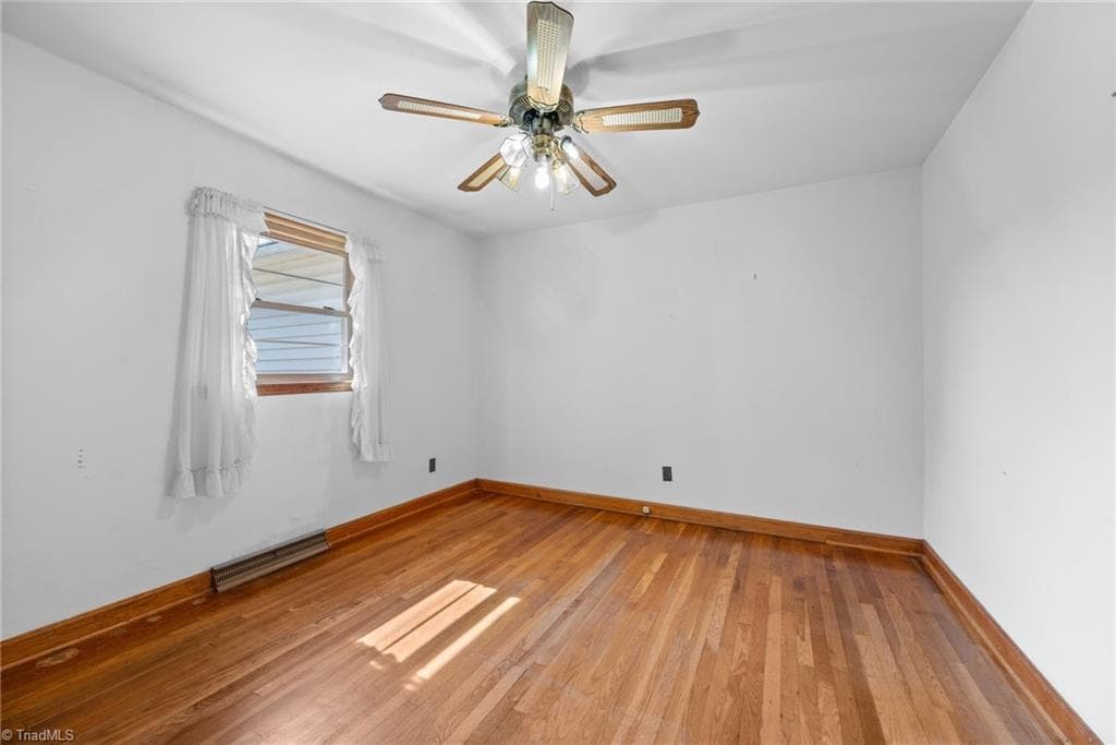 Stick/Site Built at 243 Farmingdale Avenue, Winston-Salem NC 27107, Winston-Salem, photo 24 of 49