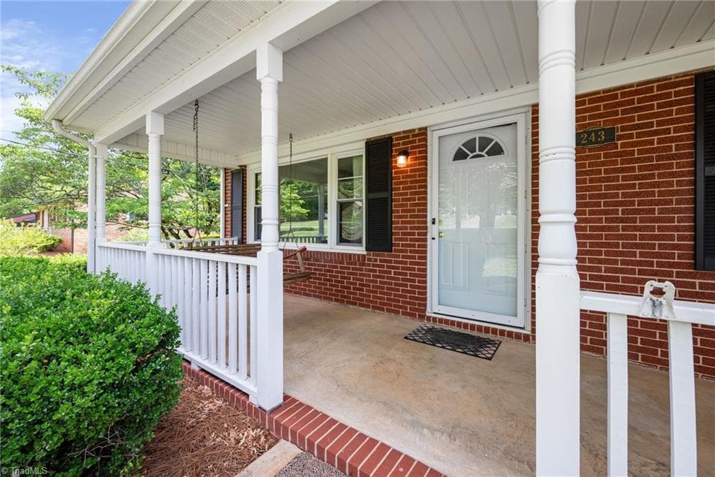 Stick/Site Built at 243 Farmingdale Avenue, Winston-Salem NC 27107, Winston-Salem, photo 8 of 49
