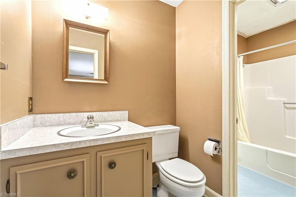 Stick/Site Built at 612 Hertford Road, Winston-Salem NC 27104, Winston-Salem, photo 32 of 48