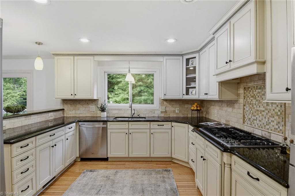 Stick/Site Built at 612 Hertford Road, Winston-Salem NC 27104, Winston-Salem, photo 9 of 48