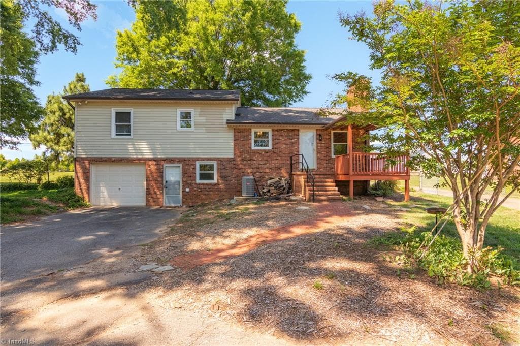 Stick/Site Built at 1132 Glennview Drive, Kernersville NC 27284, photo 27 of 33