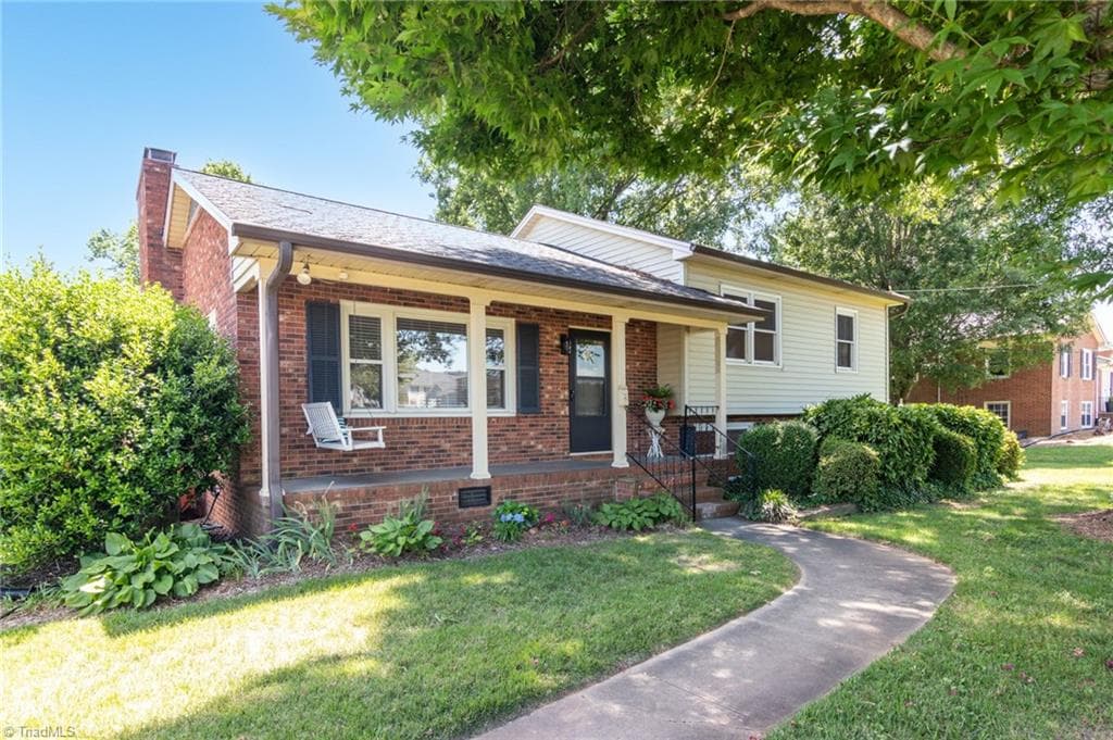 1132 Glennview Drive, Kernersville NC 27284